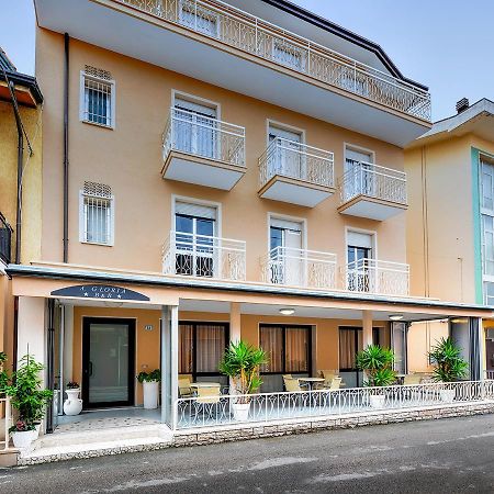 Albergo Gloria 벨레지아아지마리나 외부 사진