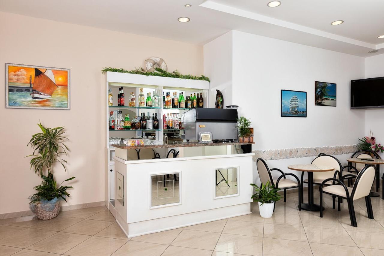 Albergo Gloria 벨레지아아지마리나 외부 사진