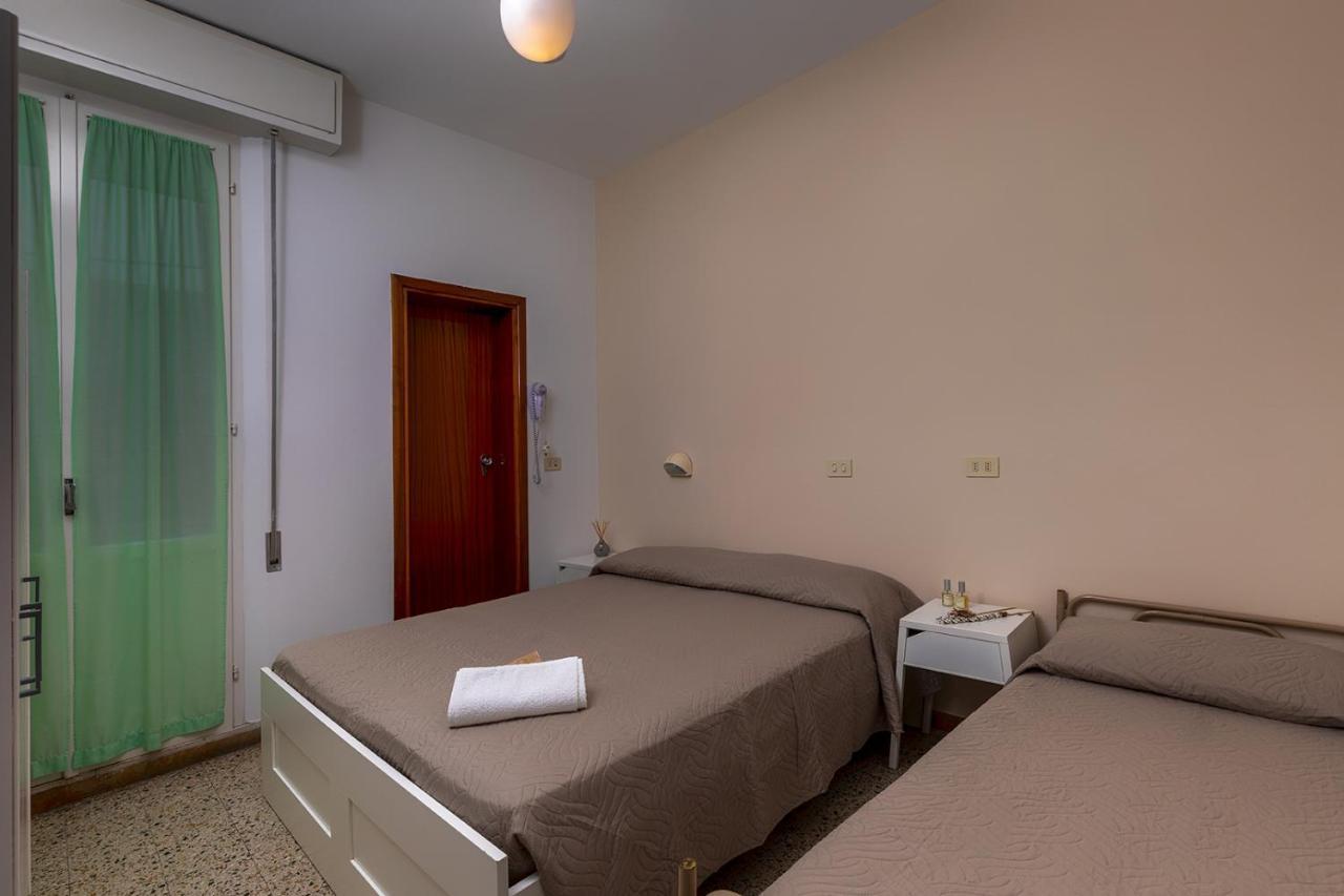 Albergo Gloria 벨레지아아지마리나 외부 사진